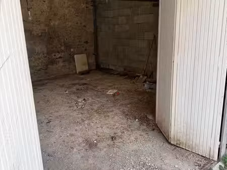 garage dépôt 30m2 centre villeneuve s/yonne