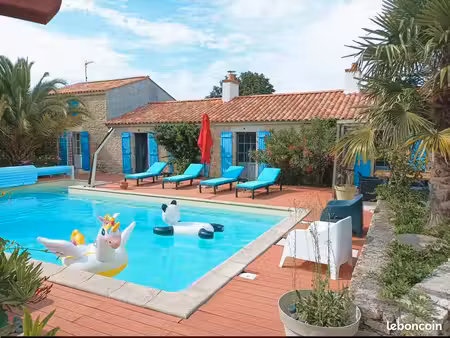 longère avec piscine (possibilité gîtes ou chambres d'hôtes)