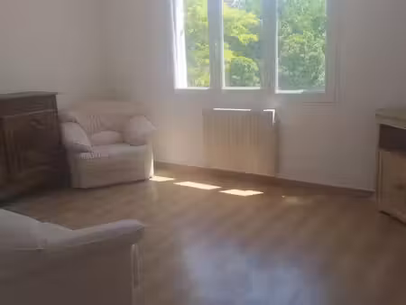 a louer f3 meublé de 50m2 a brignoles libre pour le 14 septembre