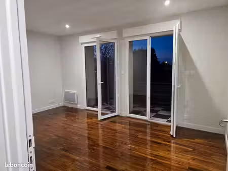 location appartement t3 premier étage dans copro