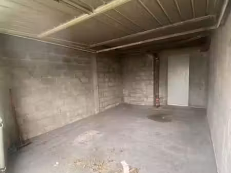 box 19m² à louer - accessible camion - proche a1