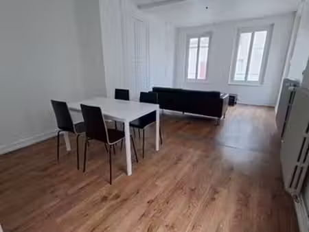 joli f2 en duplex meublé – 75 m² – condé-en-brie