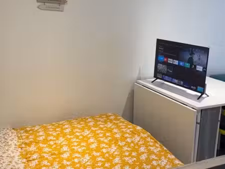 studio entièrement meublé