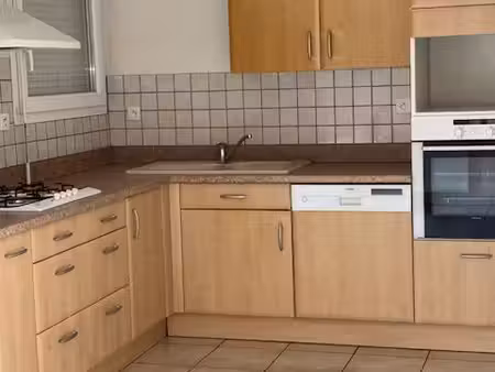 appartement f4 de 93 m² avec garage et cave