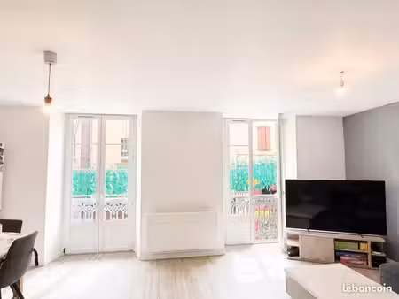 appartement meublé 80 m² – 2 chambres + bureau – centre-ville mende