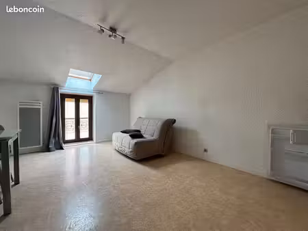 studio 1 pièce 25 m²