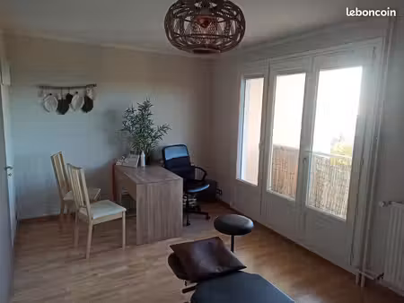 pièce de soin 18m² dans cabinet pluri-disciplinaire