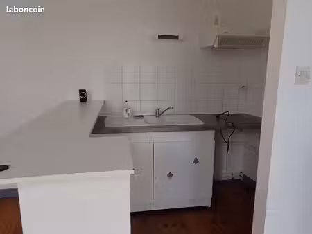 location maison de ville/ apppartement t2 cognac