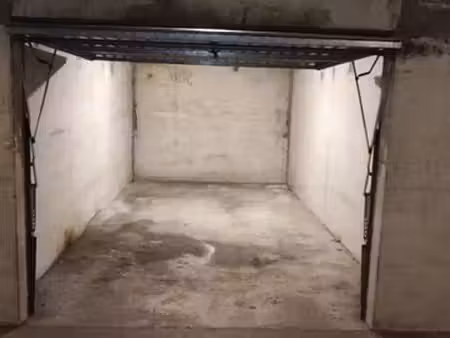 garage ferme en sous sol 15 m²