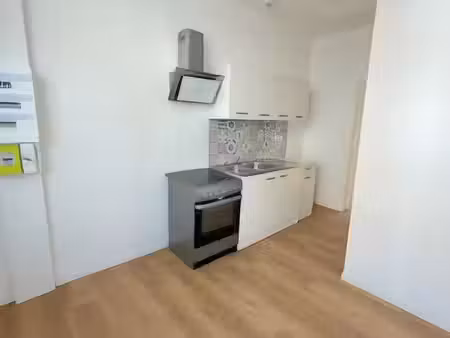 studio de 27m² en r.d.c  centre ville brebieres