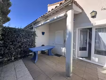 a vendre t2 entierement renove proche plage