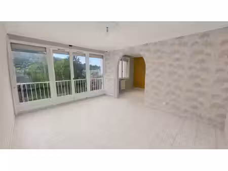 appartement bourgoin jallieu 5 pièce(s) 88.99 m2