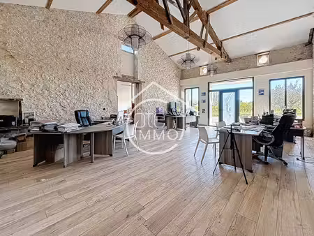 fougueyrolles – ensemble professionnel d’environ 880 m² avec hangars  bureaux et local à r