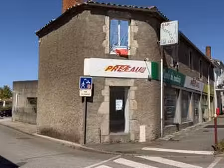 vente bureaux et commerces à aizenay (85190) : à vendre / aizenay
