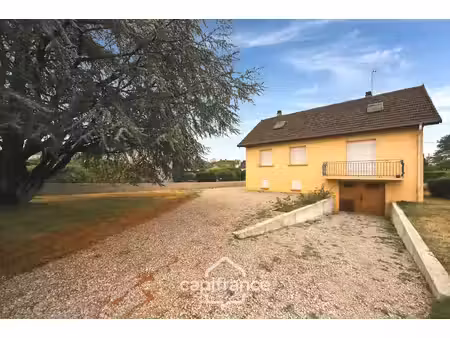 maison familiale 5 chambres avec grand garage et terrain clos à domblans (39)