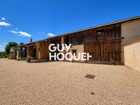 maison ancienne rénovée 3 chs + potentiel et dépendances sur 1102 m² de terrain - 01290 sa