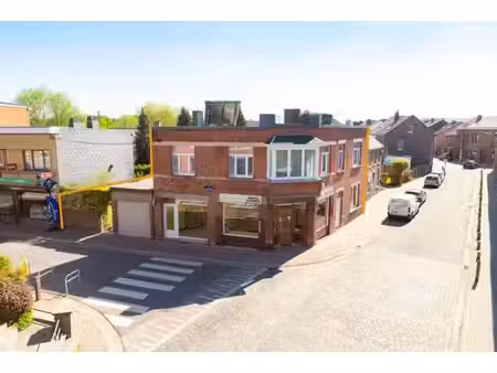 spacieuse maison avec possibilité libérale!