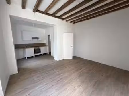 location appartement 2 pièces à sablé-sur-sarthe centre (72300) : à louer 2 pièces / 43m² 