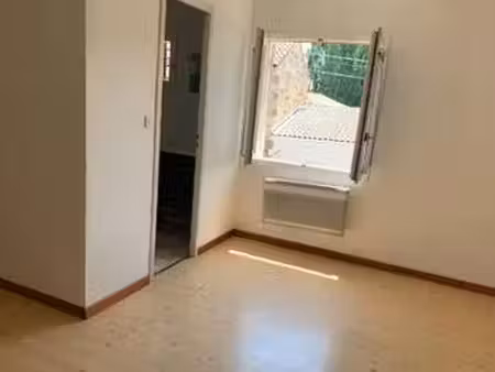 location maison à saint-denis-de-pile (33910) : à louer / 50m² saint-denis-de-pile