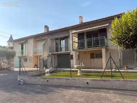 à l'estaque  bloc de 2 maisons mitoyennes
