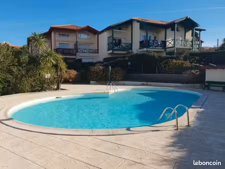 location appartement avec piscine et vue sur mer