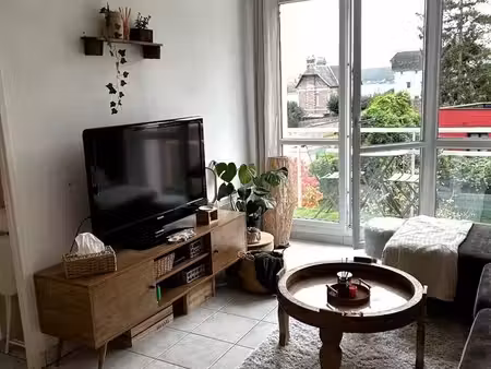 apparemment 2 pièces vue sur seine
