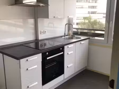 st maur (prox tram)super appartement de 35 m2 avec terrasse parking et cave