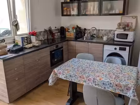 t3 meublé de 50 m² en rez-de-jardin avec cour – monchy-saint-éloi (proche gare)