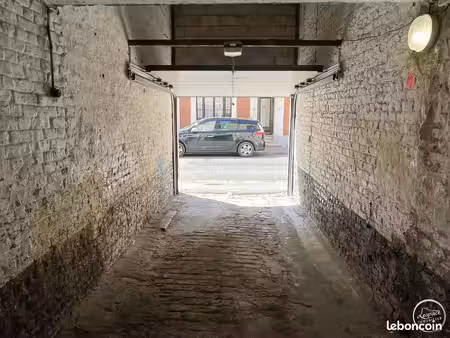parking/box 18 m² calais