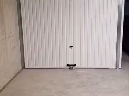 loue garage sécurisé