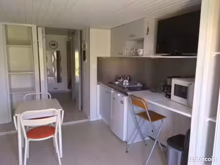 studio plain pied 20 m² de septembre à fin juin uniquement