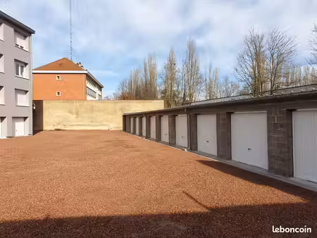 garage fermé de 15 m2 dans une cour privée à 57800 freyming merlebach
