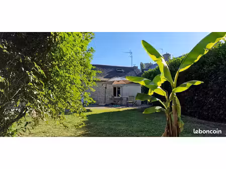 maison dans une impasse avec jardin clos