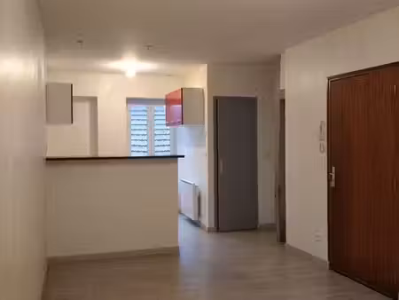 appartement 2 pièces 45 m2 . la châtre