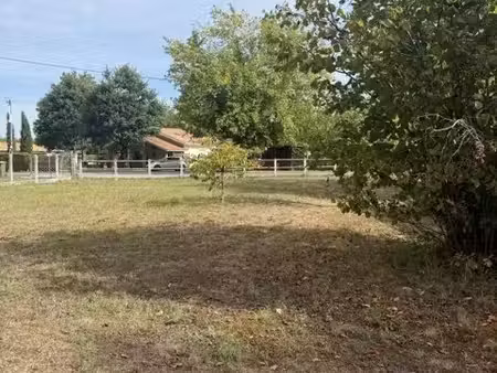 terrain de 670 m²