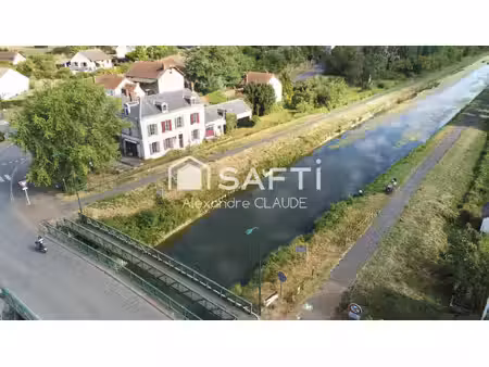 ancien restaurant au bord du canal à beffes