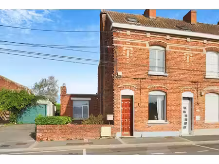 maison semi individuelle avec garage et jardin gros potentiel