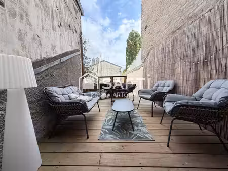 maison de ville avec garage et exterieur