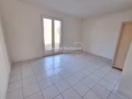 location appartement 4 pièces 70 m² à le pontet (84130)
