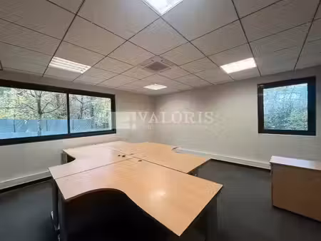 location bureau 250 m² à écully (69130)