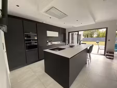 belle maison contemporaine de 2020 à proximité immédiate du centre-ville