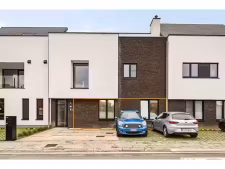 gelijkvloers energiezuinig app. met 2 slpkrs  2 terrassen...