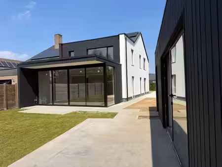 prachtige vernieuwbouw met zonnige tuin op topligging!