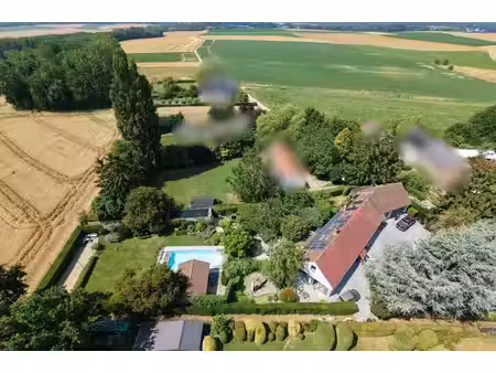 le charme  un jardin soigné et de multiples possibilités