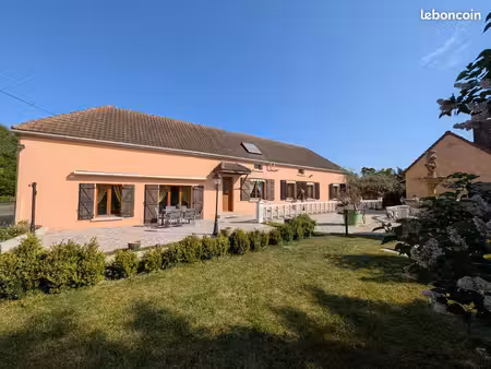 propriété 4 pièces 142 m²