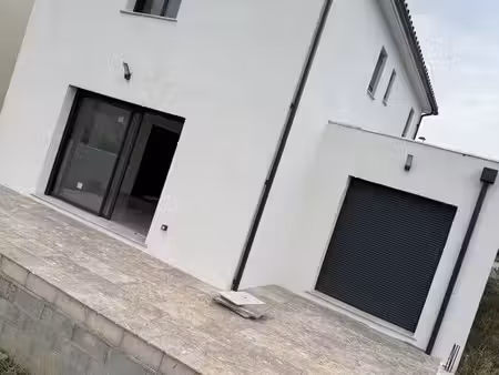 maison volx