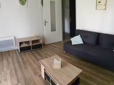 t2 meublé 45m² avec terrasse