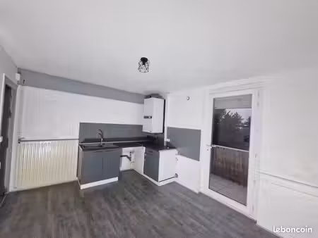 appartement grand t3 avec balconnet