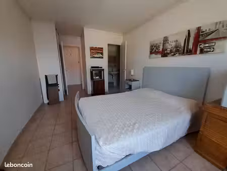 studio dans 1 maison