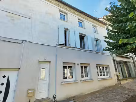 charmante maison de ville de 4 chambres au cœur de jarnac